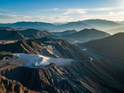 全球铁矿资源版图解析：谁在主宰"地下黑金"的命脉？从储量分布到投资热点的深度解密